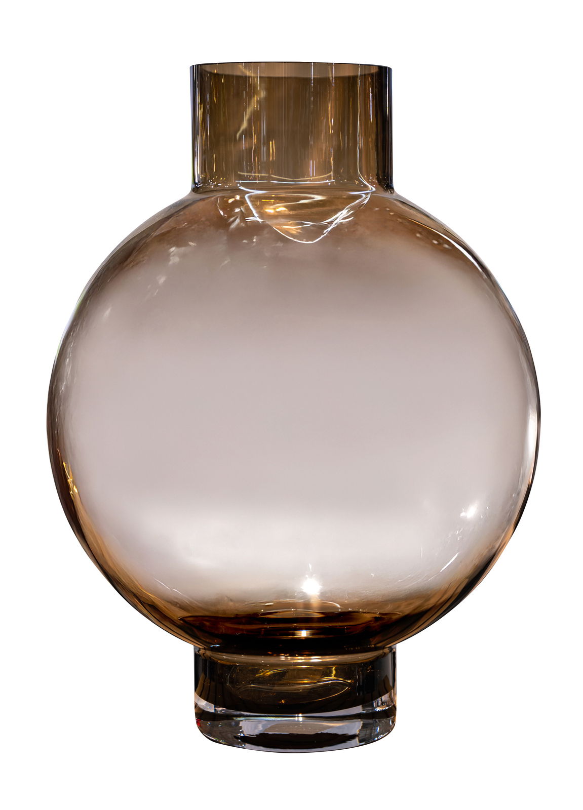 Große, runde Glasvase in braunem Farbton, frontal fotografiert.