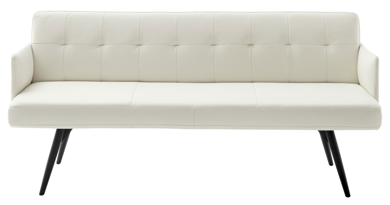 Weiße, moderne Couch mit schwarzen Beinen, frontal fotografiert