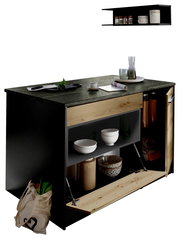 Kücheninsel mit dunkler Arbeitsplatte, Holzdetails und offenen Regalen, gefüllt mit Geschirr und Vorratsbehältern, seitliche Perspektive.