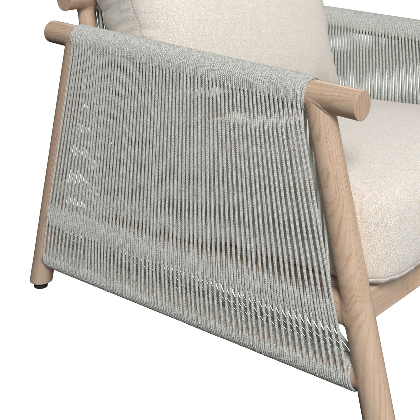 Detailansicht eines Lounge-Sessels mit hellem Holzrahmen und geflochtenem Seil-Design an der Seite.