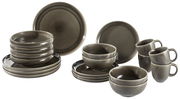 Perspektive auf ein 20-teiliges Geschirrset in Pewter-Farbe, bestehend aus Tellern, Schalen und Tassen.