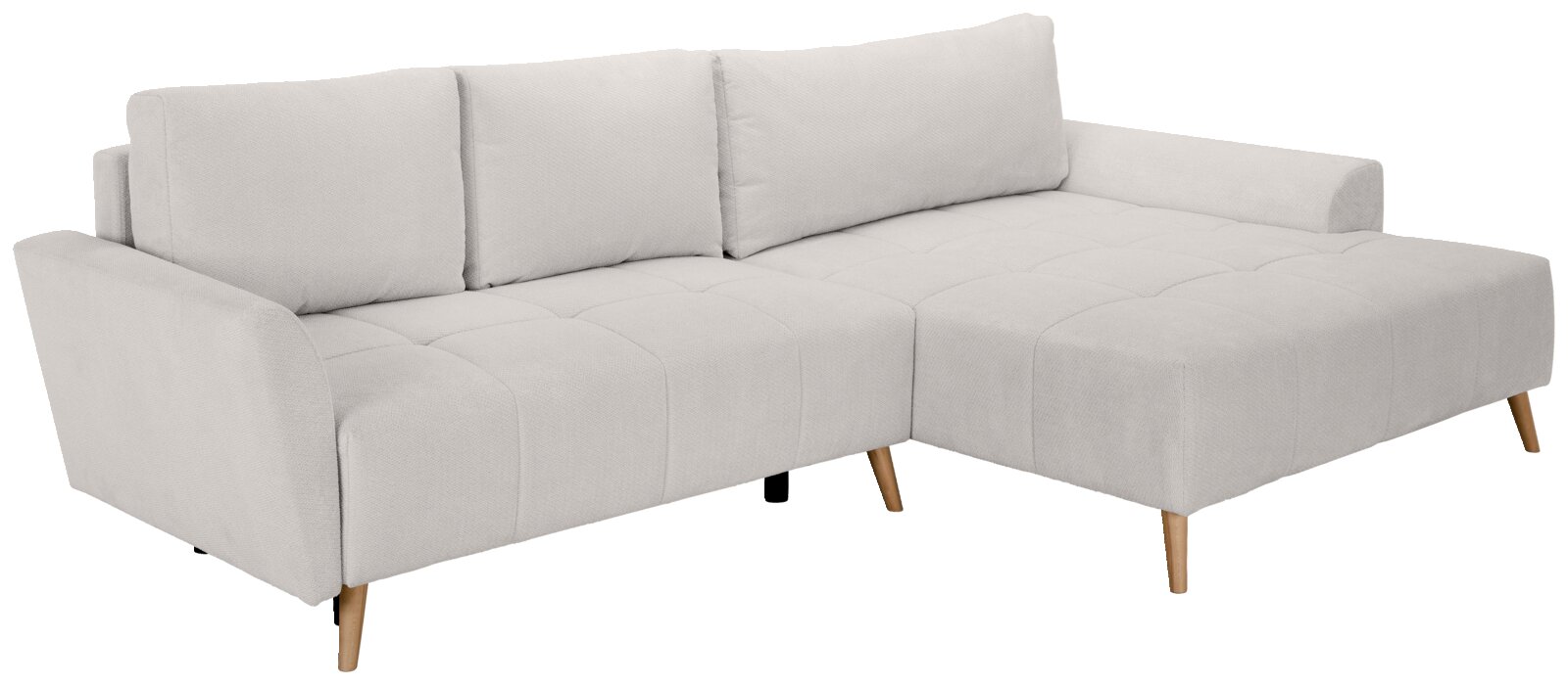 Z2 Ecksofa ZELDA Helles, gepolstertes Ecksofa mit rechter Ottomane/Longchair, drei Rückenkissen, gestepptem Sitz und Holzfüßen, freigestellt in schräger Frontansicht von links