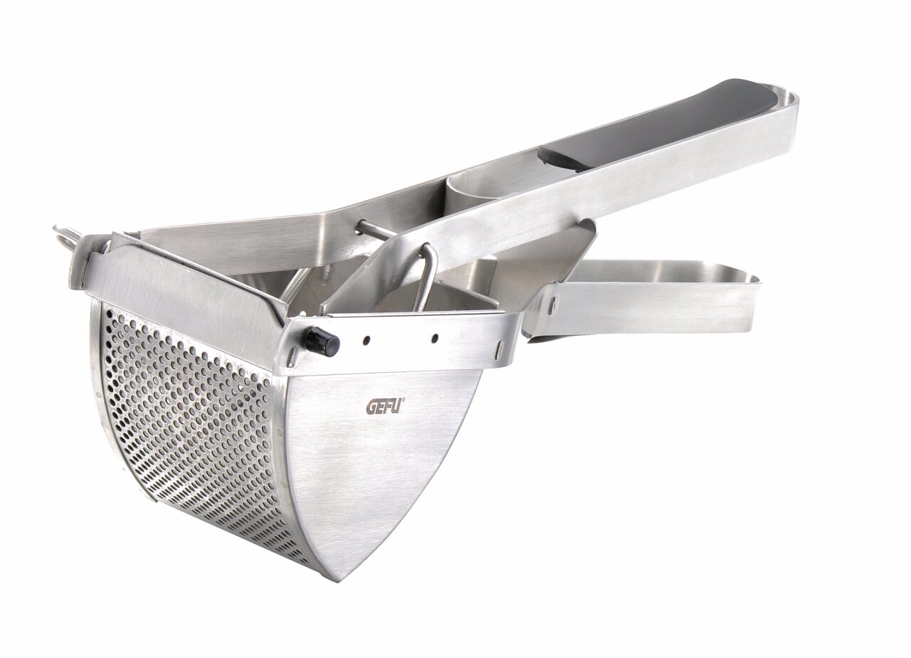 Kartoffelpresse aus Edelstahl in seitlicher Perspektive