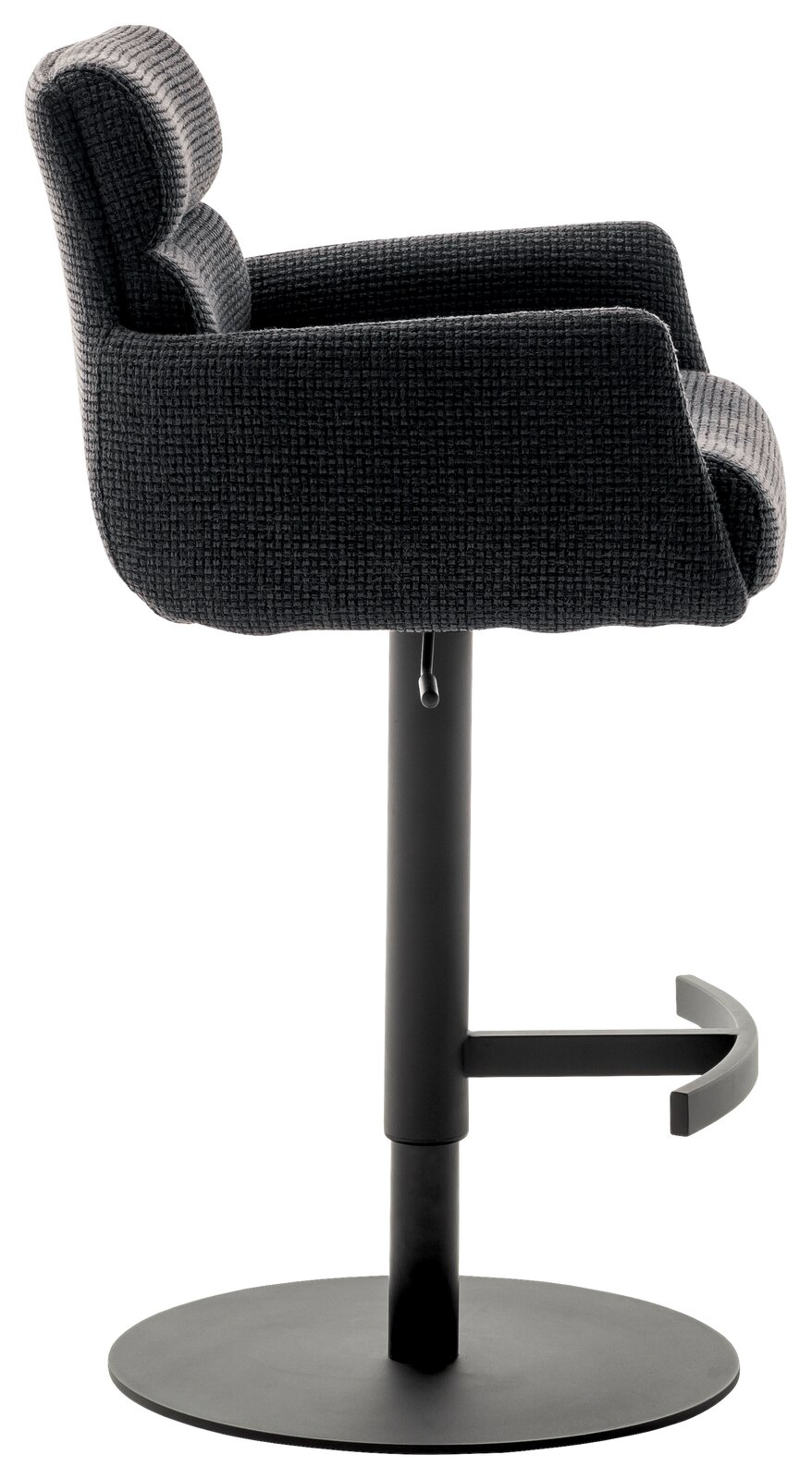 Dieter Knoll Barstuhl mit Armlehnen LEXINGTON Seitenansicht eines Barstuhls mit Armlehnen, schwarzem Stoffbezug und stabilem Metallfuß.