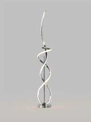 Moderne Stehleuchte Indigo mit geschwungenem, spiralförmigem Design aus Metall, seitliche Perspektive.