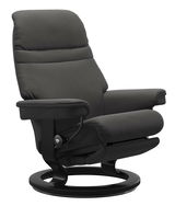 Bequemer schwarzer Einzelsessel mit modernem Design, seitliche Perspektive