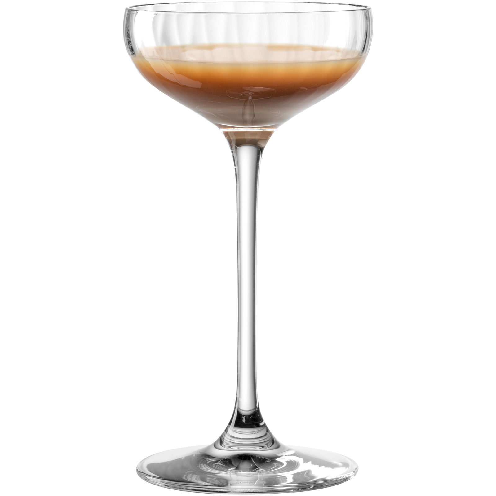 Elegante Likörschale POESIA 90ml aus Glas, gefüllt mit braunem Likör, seitliche Ansicht.