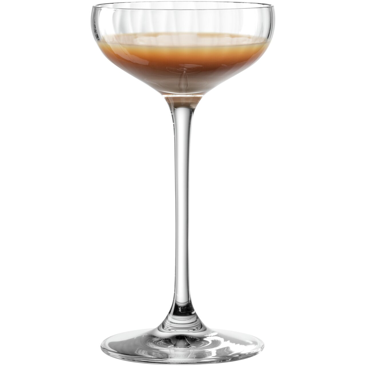 Elegante glazen likeurschaal POESIA van 90 ml, gevuld met bruine likeur, zijaanzicht.