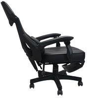 Seitliche Ansicht eines schwarzen Gaming-Stuhls mit verstellbaren Armlehnen und Fußstütze.