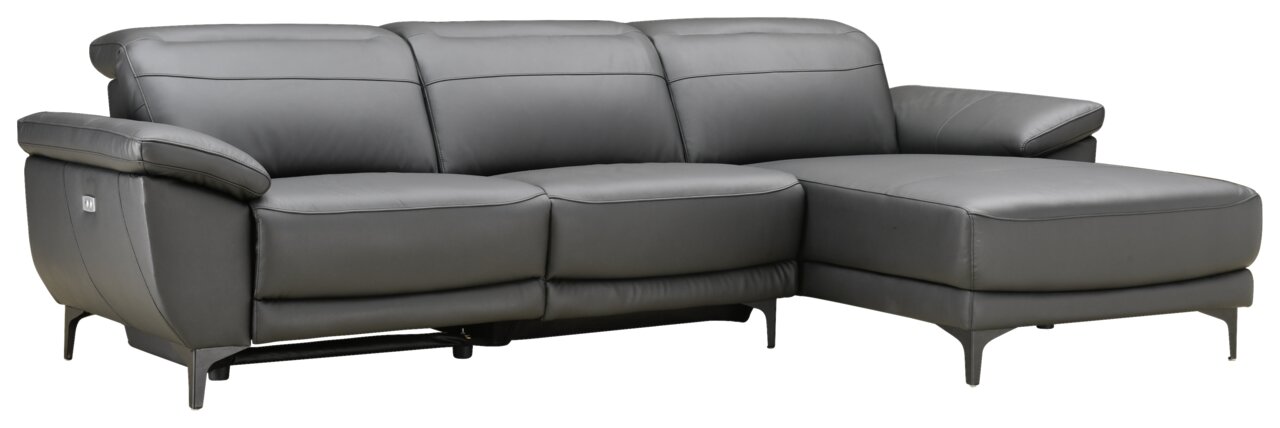 Graue Ledercouch mit Longchair, Perspektive von vorne links