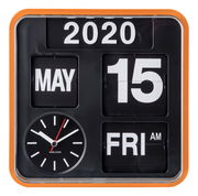 Vorderansicht einer orangefarbenen Mini Flip Wanduhr mit Datums- und Wochentagsanzeige.