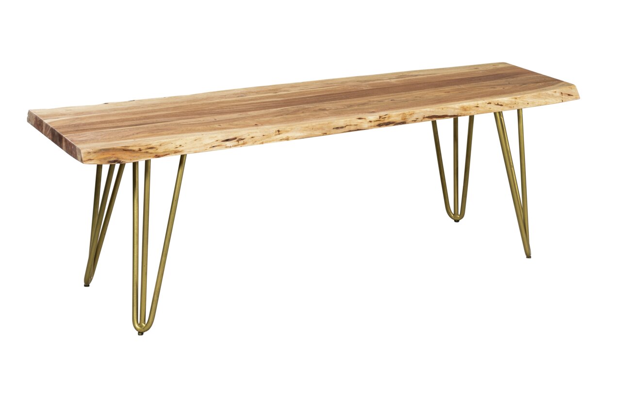 Holzbank mit natürlicher Kante und goldenen Metallbeinen, seitliche Perspektive