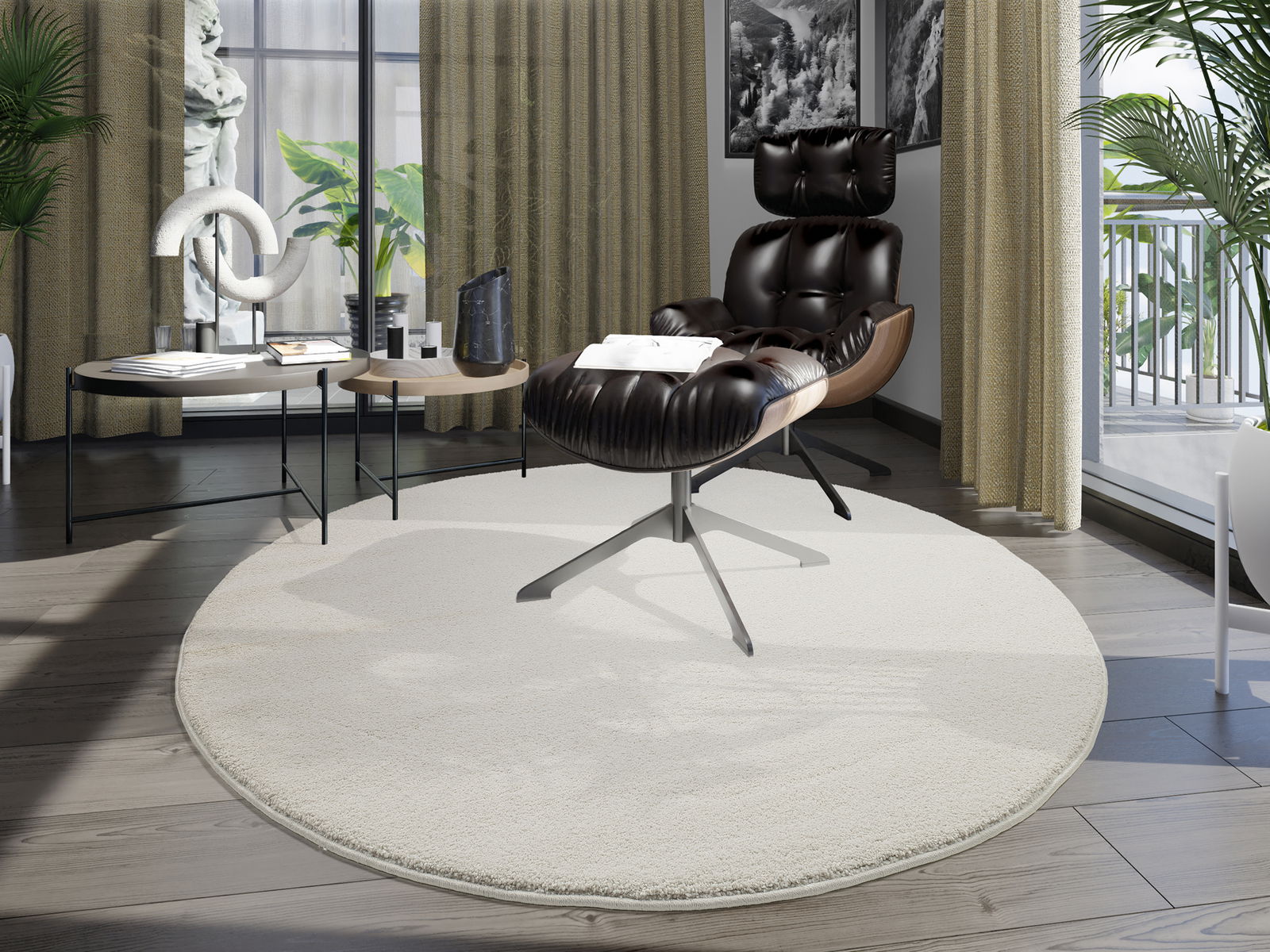OCI Uni-Teppich NEW VILLA Runder, cremefarbener Uni-Teppich in einem modernen Wohnzimmer mit einem schwarzen Ledersessel und einem Beistelltisch, aus der Vogelperspektive betrachtet.