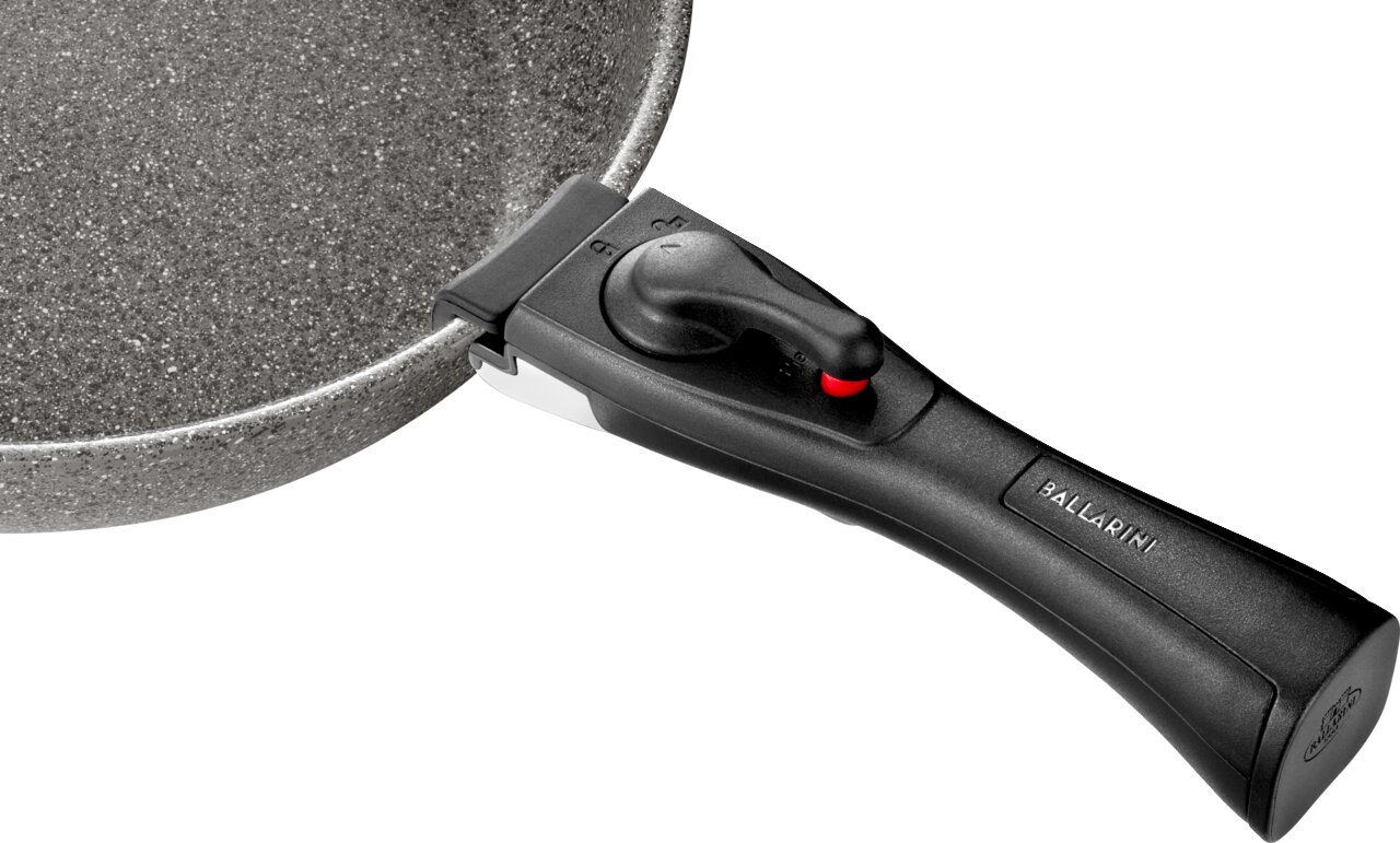 Pfanne mit abnehmbarem Griff, seitliche Perspektive