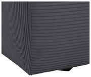 Nahaufnahme der strukturierten Oberfläche eines Big-Sofas in grauer Farbe, seitliche Perspektive