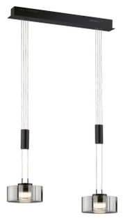 Moderne Pendelleuchte Lavin mit zwei zylindrischen Lampenschirmen aus Glas, hängend an schwarzen Kabeln, seitliche Perspektive.