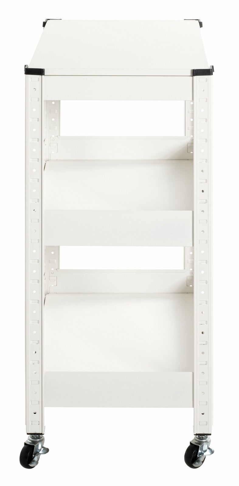 Weißer Servierwagen mit drei Ebenen und Rollen, Vorderansicht