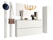 Modernes Garderobenset in Weiß mit Hakenleiste, Spiegel und Schrank, seitliche Perspektive