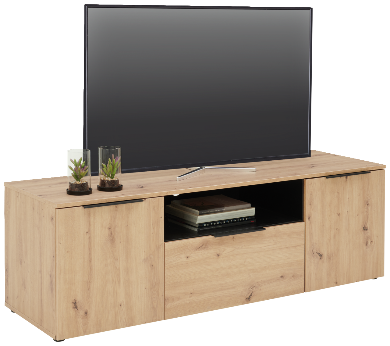 TV-Lowboard aus Holz mit zwei geschlossenen Schränken und einem offenen Fach, darauf steht ein großer Flachbildfernseher, seitliche Perspektive