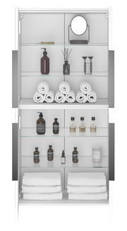 Frontale Ansicht eines Midischranks mit offenen Türen, gefüllt mit Handtüchern, Pflegeprodukten und einem Spiegel.