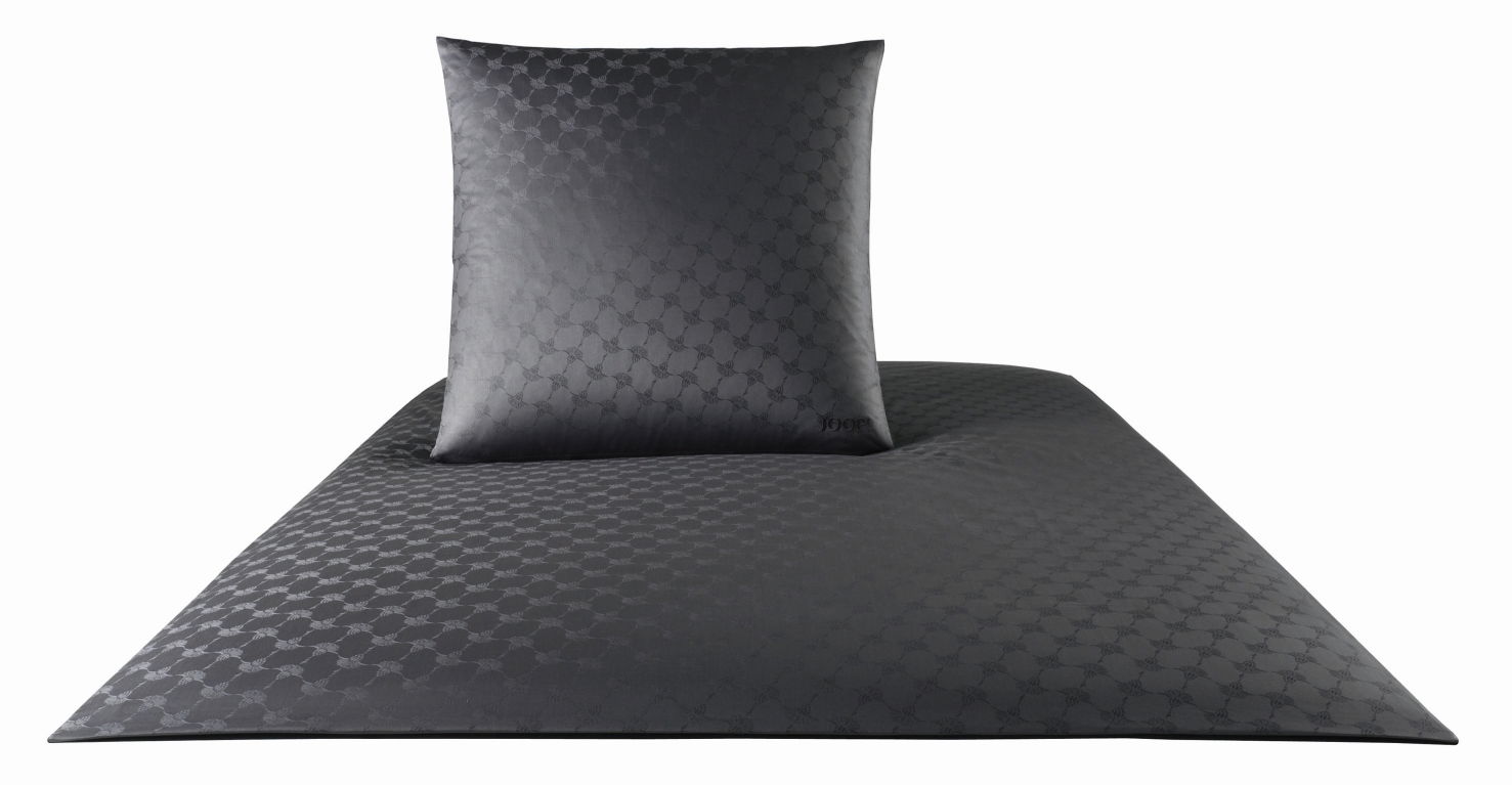 Elegante schwarze Bettwäsche mit dezentem Muster, bestehend aus einem Kissenbezug und einem Deckenbezug, frontal abgebildet.