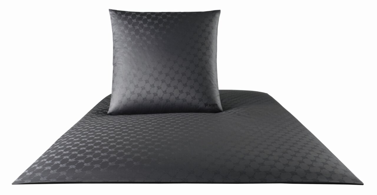 Elegante schwarze Bettwäsche mit dezentem Muster, bestehend aus einem Kissenbezug und einem Deckenbezug, frontal abgebildet.