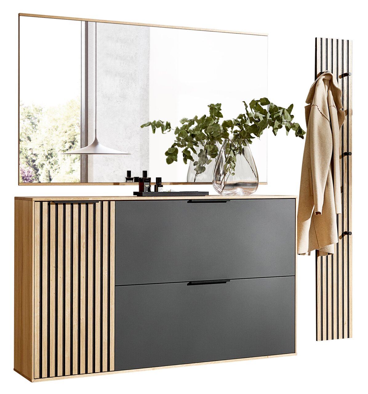 Garderoben-Set in moderner Perspektive mit Holz- und Metallelementen, bestehend aus einem großen Spiegel, einer Kommode mit Schubladen und einer Wandgarderobe mit Haken, dekoriert mit einer Vase und Pflanzen.