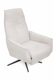Moderner Relaxsessel in hellem Stoffbezug mit schwarzem Drehfuß, seitliche Perspektive.
