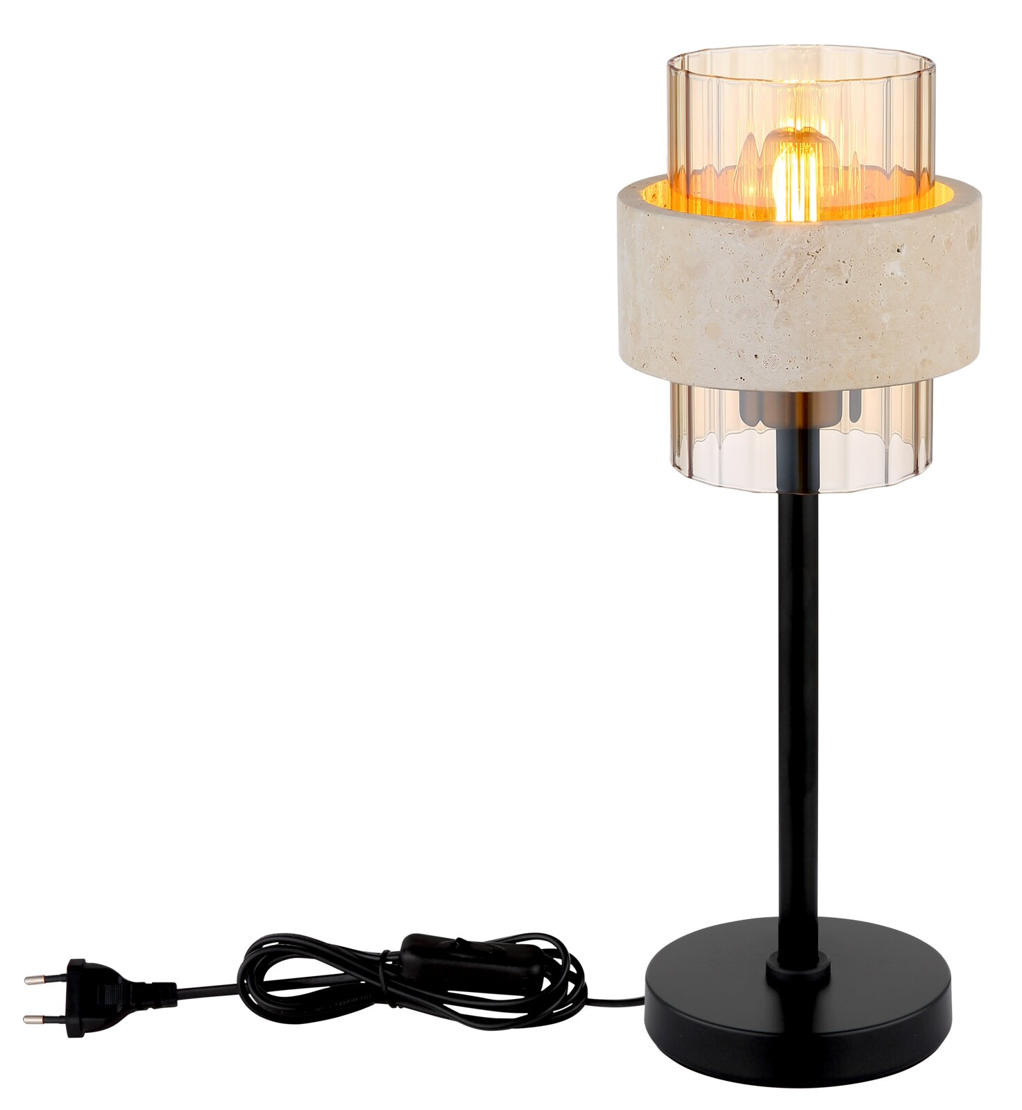 Moderne Tischleuchte mit schwarzem Metallfuß und -stange, zylindrischem geriffeltem Glasschirm und hellem Steineinsatz, warm leuchtende Glühbirne, inklusive Netzkabel mit Stecker, freigestellt vor weißem Hintergrund, Frontansicht leicht seitlich