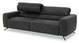 Dreiersofa in dunklem Stoff mit verstellbarer Kopfstütze, seitliche Perspektive
