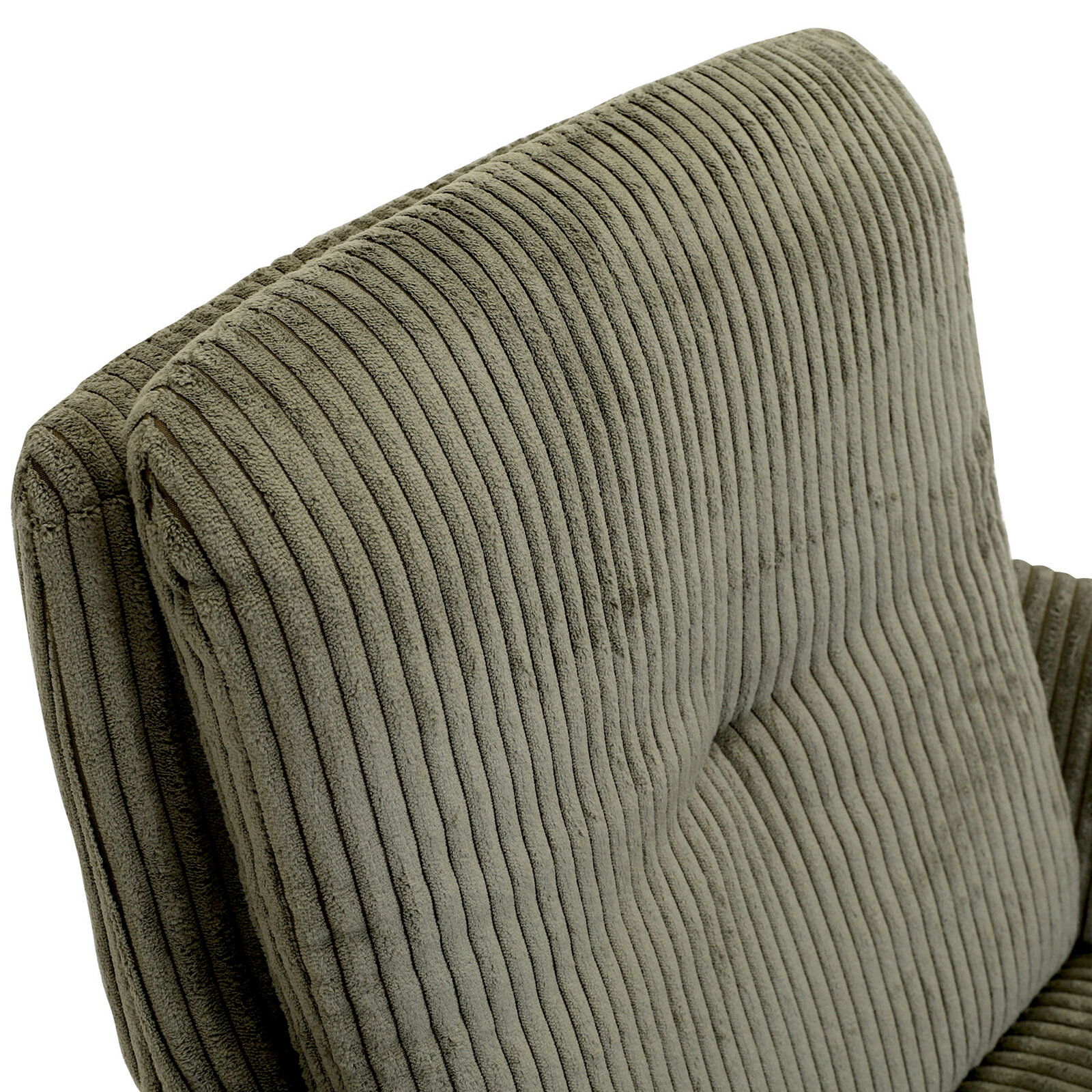 Nahaufnahme eines Armlehnstuhls mit grünem, geripptem Stoffbezug, Ansicht von hinten.