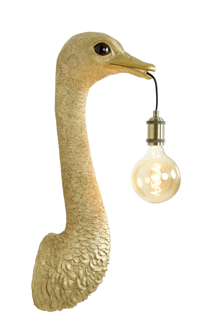 Goldene Wandleuchte in Form eines Straußenkopfes mit einer Glühbirne im Schnabel, seitliche Perspektive.