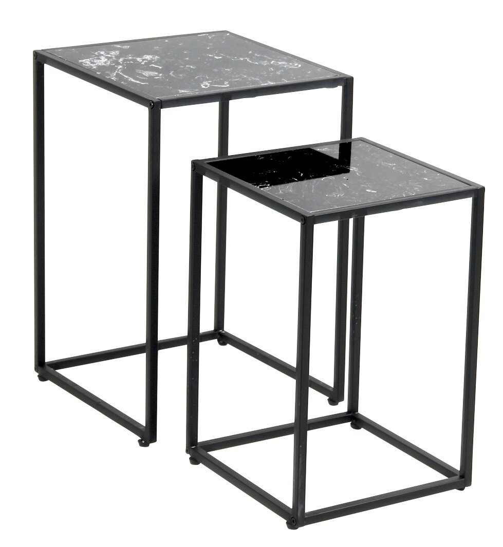 Twee moderne bijzettafels in een set met een zwarte marmerlook en een metalen frame, zijaanzicht