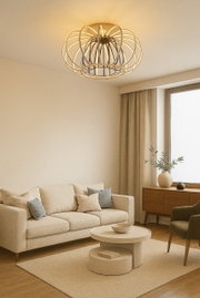 Moderne Deckenleuchte in einem stilvollen Wohnzimmer, von unten betrachtet