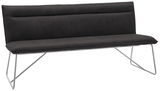 Schwarze Bank mit modernem Design und Metallbeinen, seitliche Perspektive