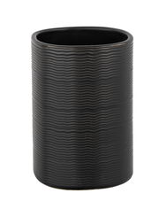 Schwarzer Keramik Zahnputzbecher Zena mit wellenförmiger Struktur, frontal abgebildet.