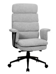 Grauer Chefsessel mit gepolsterter Rückenlehne und Armlehnen, Vorderansicht