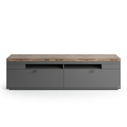 Frontansicht eines modernen TV-Lowboards mit grauer Oberfläche und Holzoptik auf der Oberseite.