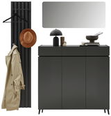 Garderoben-Set in Graphit mit Wandpaneel, Kleiderhaken, Spiegel und Kommode, frontal betrachtet.