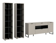 Modernes Möbel-Set aus zwei hohen offenen Regalschränken und einem Sideboard in Greige mit schwarzen Innenfächern und Metallfüßen, dargestellt in frontaler Perspektive leicht von links vor weißem Hintergrund.
