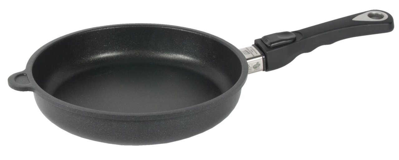 Schwarze Bratpfanne mit abnehmbarem Griff, seitliche Perspektive