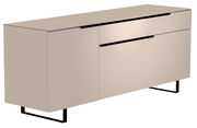 Modernes TV-Lowboard in Beige mit schwarzem Metallgestell, seitliche Perspektive
