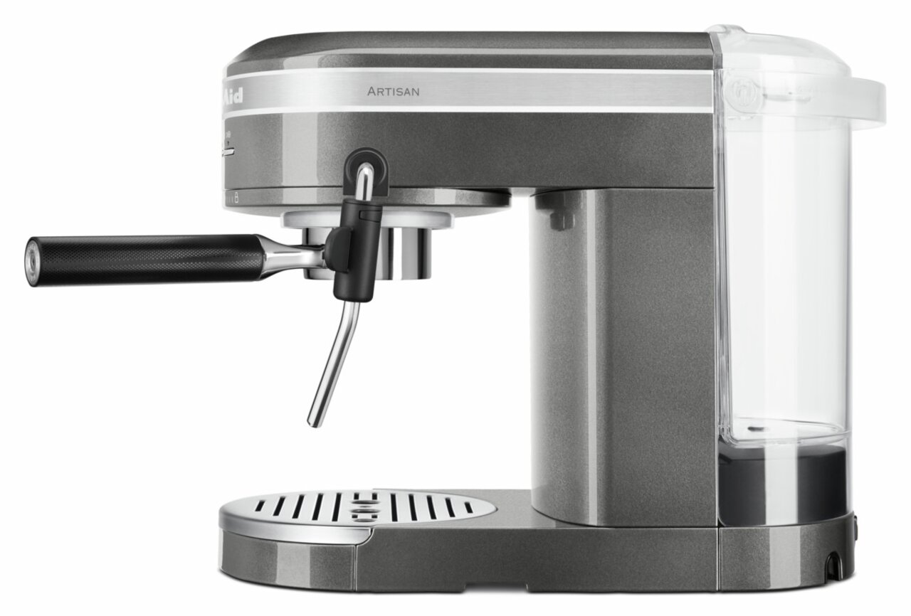 Seitliche Ansicht einer Edelstahl-Espressomaschine mit Dampfdüse und abnehmbarem Wassertank.