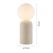 Moderne Tischleuchte mit kugelförmigem, opalem Lampenschirm auf gesprenkeltem zylindrischem Sockel in Beige, Höhe 35 cm und Durchmesser 14 cm, Frontansicht