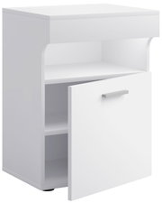 Weißer Badezimmerschrank/Unterschrank mit offener Ablage und geöffneter Tür mit silbernem Griff, freigestellt auf weißem Hintergrund, Perspektive: frontale Dreiviertelansicht von links