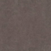 Graue Leder- oder Kunstlederoberfläche mit feiner Narbung als Material-Detailaufnahme, frontal von oben fotografiert