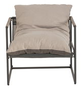 Moderner Lounge-Sessel mit beigem Kissen, frontal fotografiert.