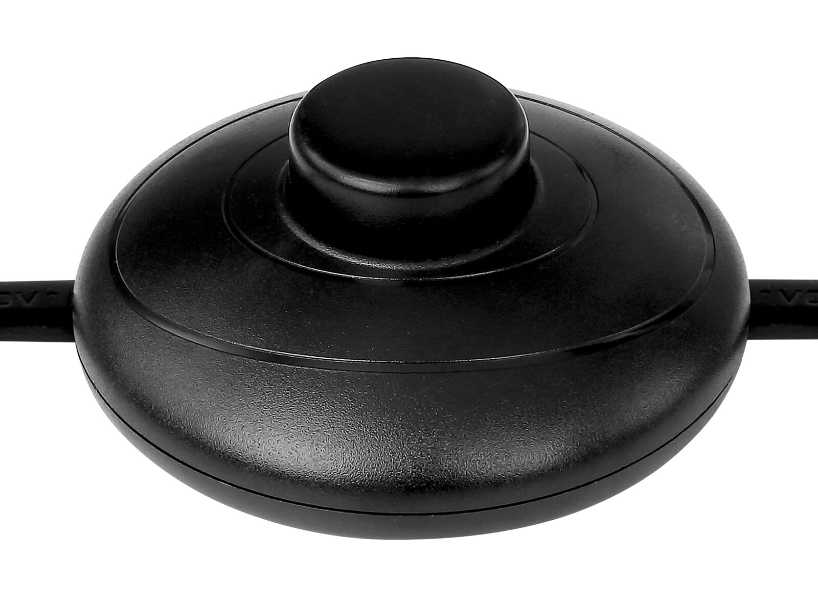 Nahaufnahme eines schwarzen Fußschalters für eine Stehleuchte