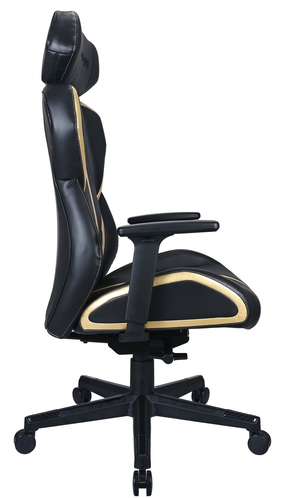 Seitliche Ansicht eines schwarzen Gaming-Stuhls mit goldenen Akzenten und verstellbaren Armlehnen.