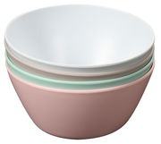 Vier stapelbare Obst- und Salatschalen in Pastellfarben, seitliche Perspektive